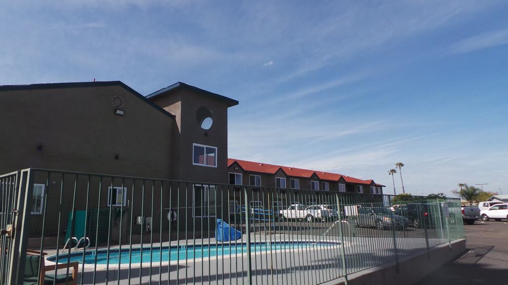 Super 8 By Wyndham San Diego/Imperial Beach エクステリア 写真