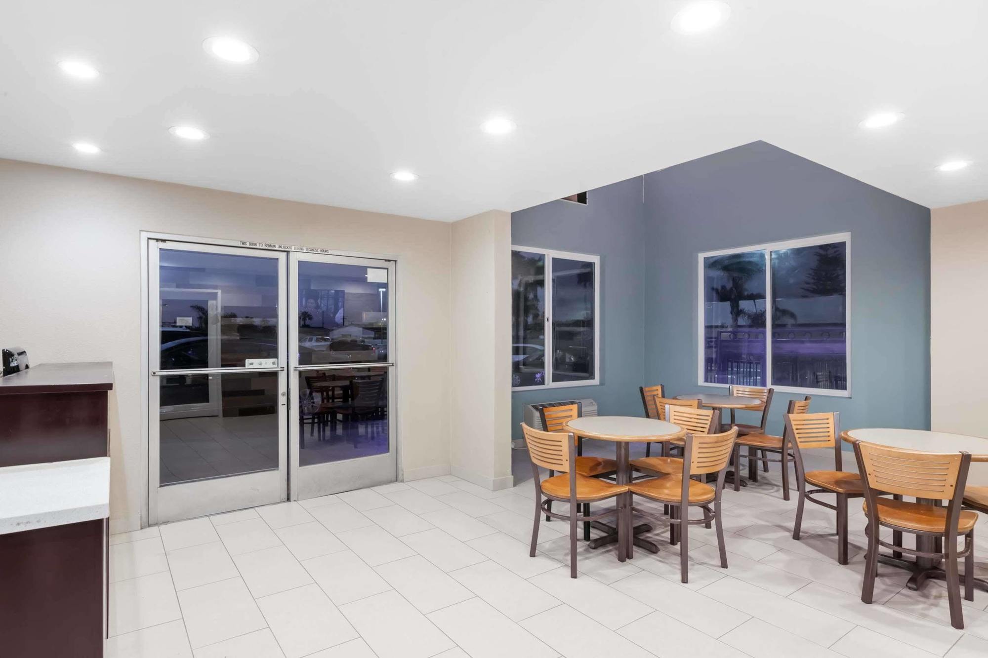 Super 8 By Wyndham San Diego/Imperial Beach エクステリア 写真