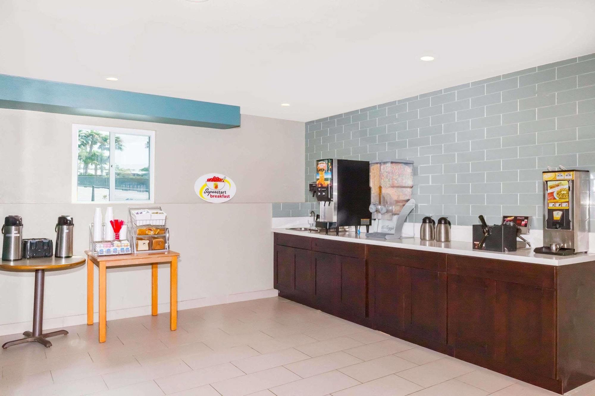 Super 8 By Wyndham San Diego/Imperial Beach エクステリア 写真
