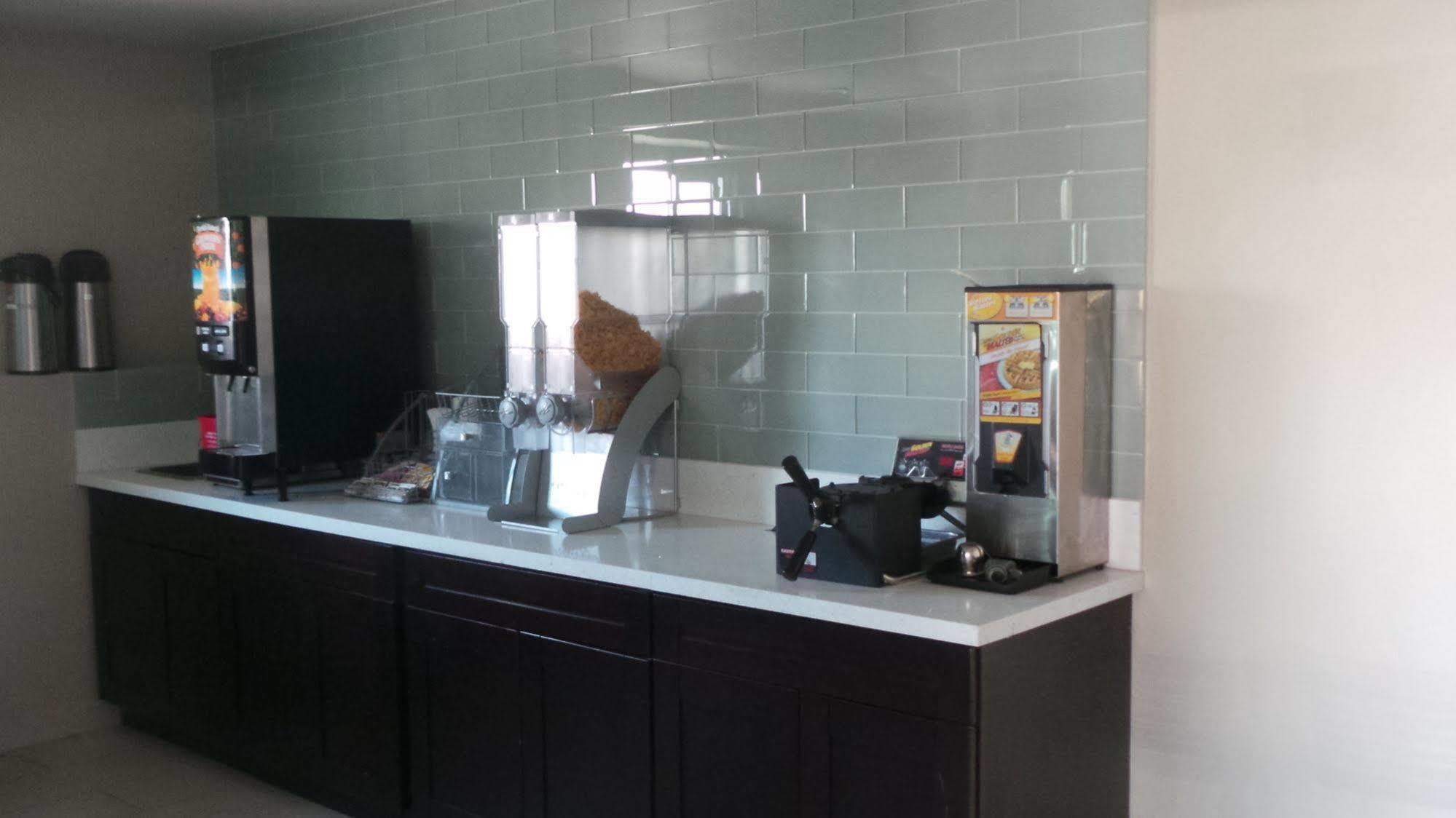 Super 8 By Wyndham San Diego/Imperial Beach エクステリア 写真